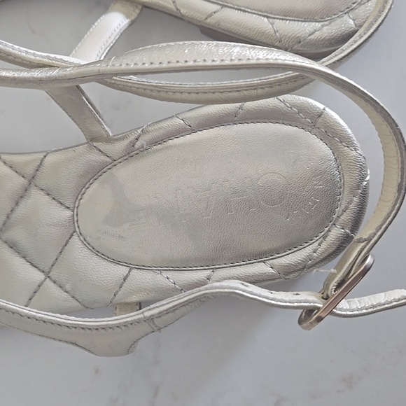 Chanel Star Motiff Metallic Gold Leather Interlocking CC Thong Sandals 36.5 C - Picture 6 of 14